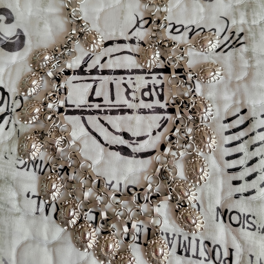Choker - Picture 2 of 2